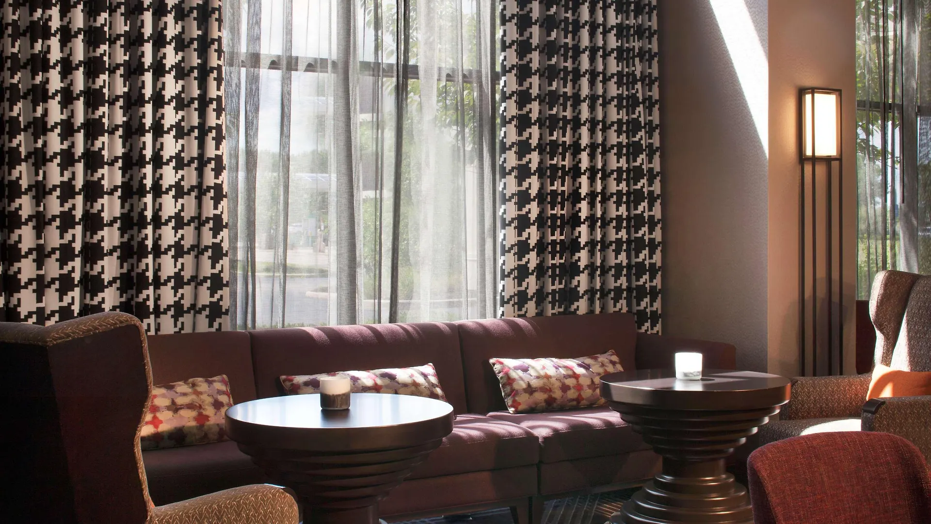 Hampton Inn & Suites Columbus-Easton Area 3*, Columbus