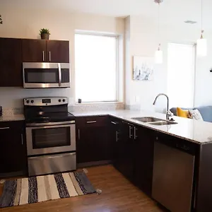 Apartment *** New Charming And Luxury Apartment In Downtown Columbus***