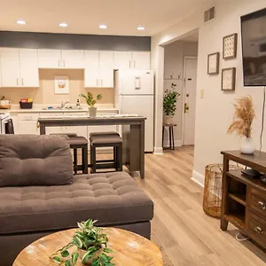Apartment 2 Bedroom In The Heart Of