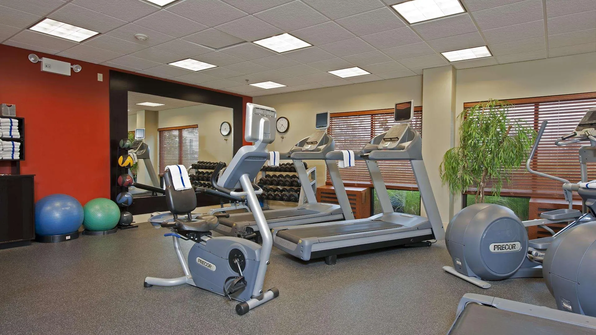 Hampton Inn & Suites Columbus-Easton Area