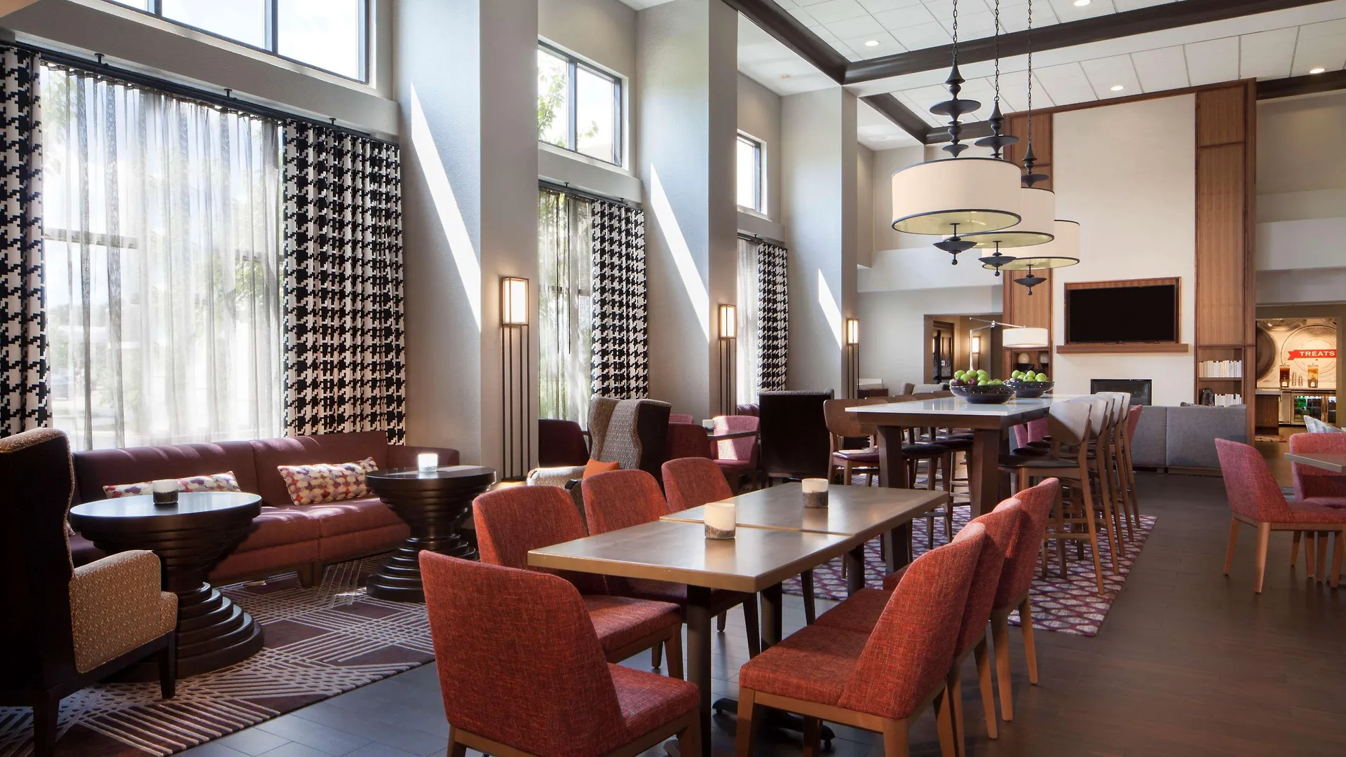 Hampton Inn & Suites Columbus-Easton Area
